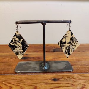 Earrings, skeletons, diamond